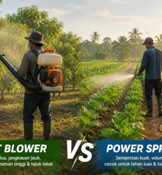 Mist blower vs power sprayer digunakan petani di lahan pertanian